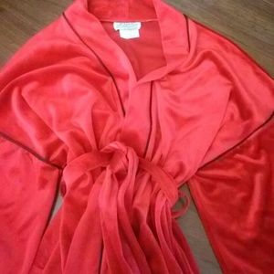PEARL by ANNE LESLIE Red Short Bathrobe Sz Medium